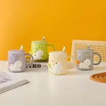 Kapaklı ve Kaşıklı 3D Kabartma Kedi Figürlü Seramik Kupa Bardak