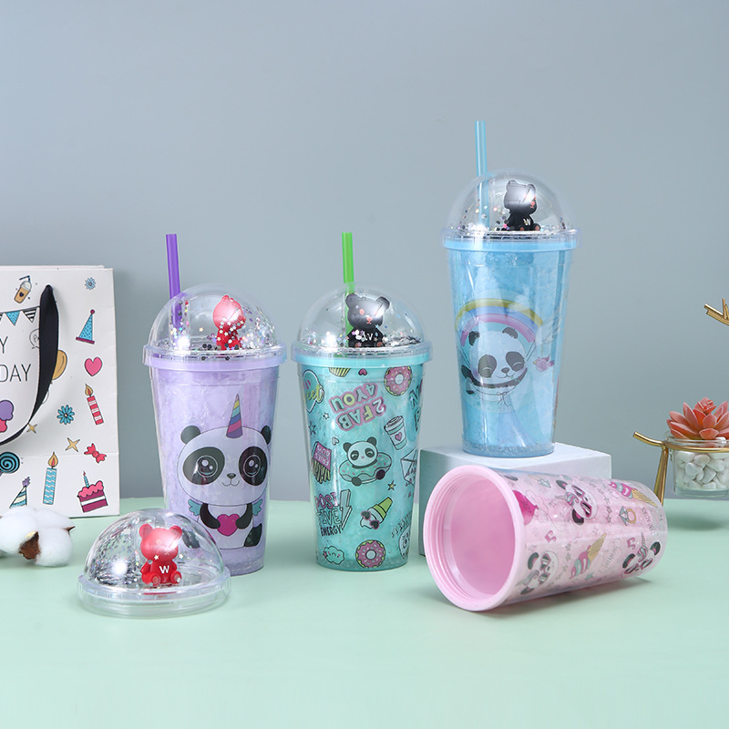 pandalı-buzlu-ışıklı-pipetli-plastik-bardak Panda Işıklı ve Pipetli Bardak, 450 ml, Buzlu ve Kapakli, 20x8 - Görsel 1