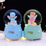 Minik Peri Büyük Boy Kar Küresi Işıklı, Müzikli, Püskürtmeli, 16 cm